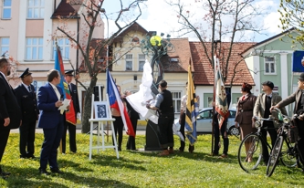 Slavnostní odhalení plastiky 8. května 2021 1