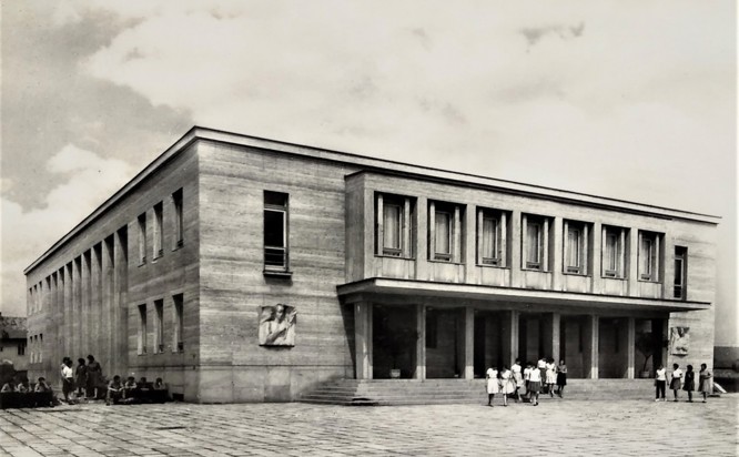 Zobrazit obrázek: Dobová fotografie kulturního domu