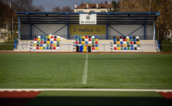 Zobrazit obrázek: Stadion – tribuna